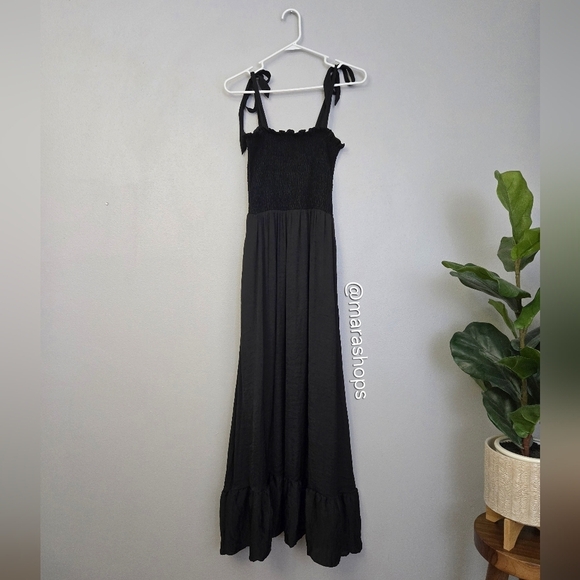 Summersalt The Silky Lux Smocked Maxi Dress Black - Picture 3 of 7